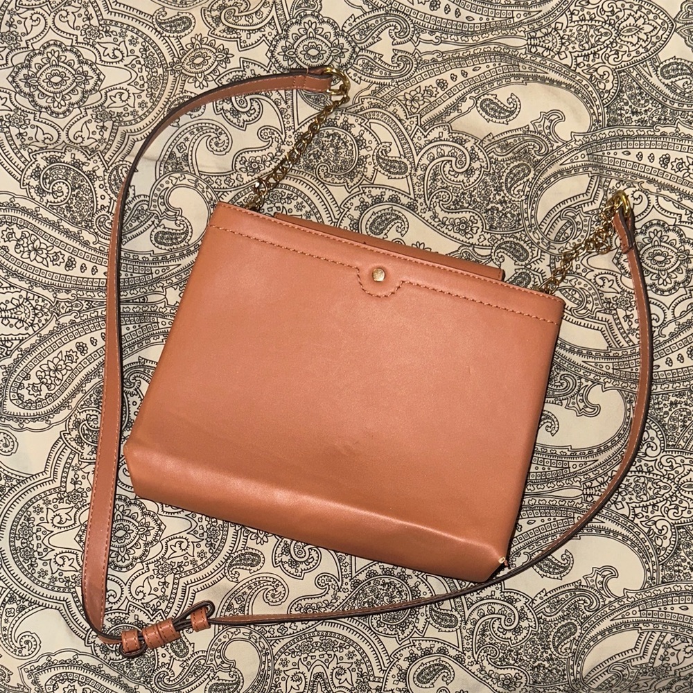 Elegant Salmon Leather Shoulder Bag